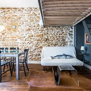 https://cosy-40m-near-montmartre.fr-paris.fr