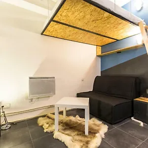 https://unusual-and-charming-25m-near-le-marais.fr-paris.fr